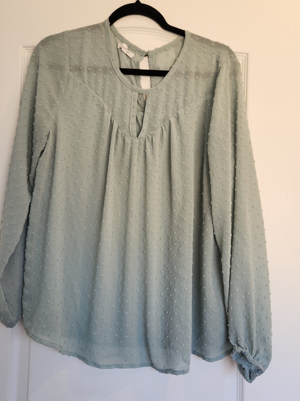 Maurices Light Sage Swiss Dot Keyhole Blouse XL Euc
